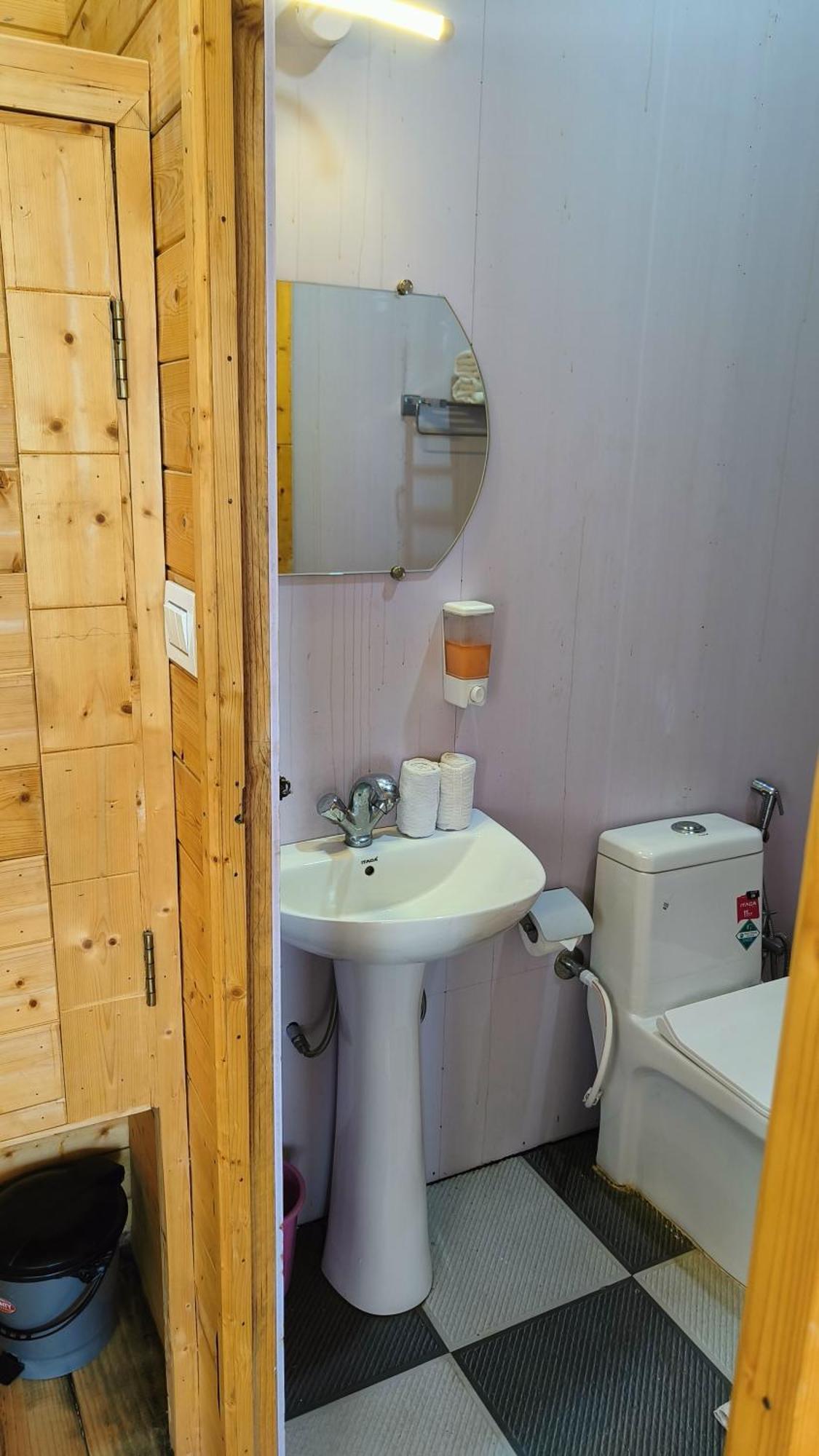 The Sunbird Retreat Resort Нейнитал Екстериор снимка