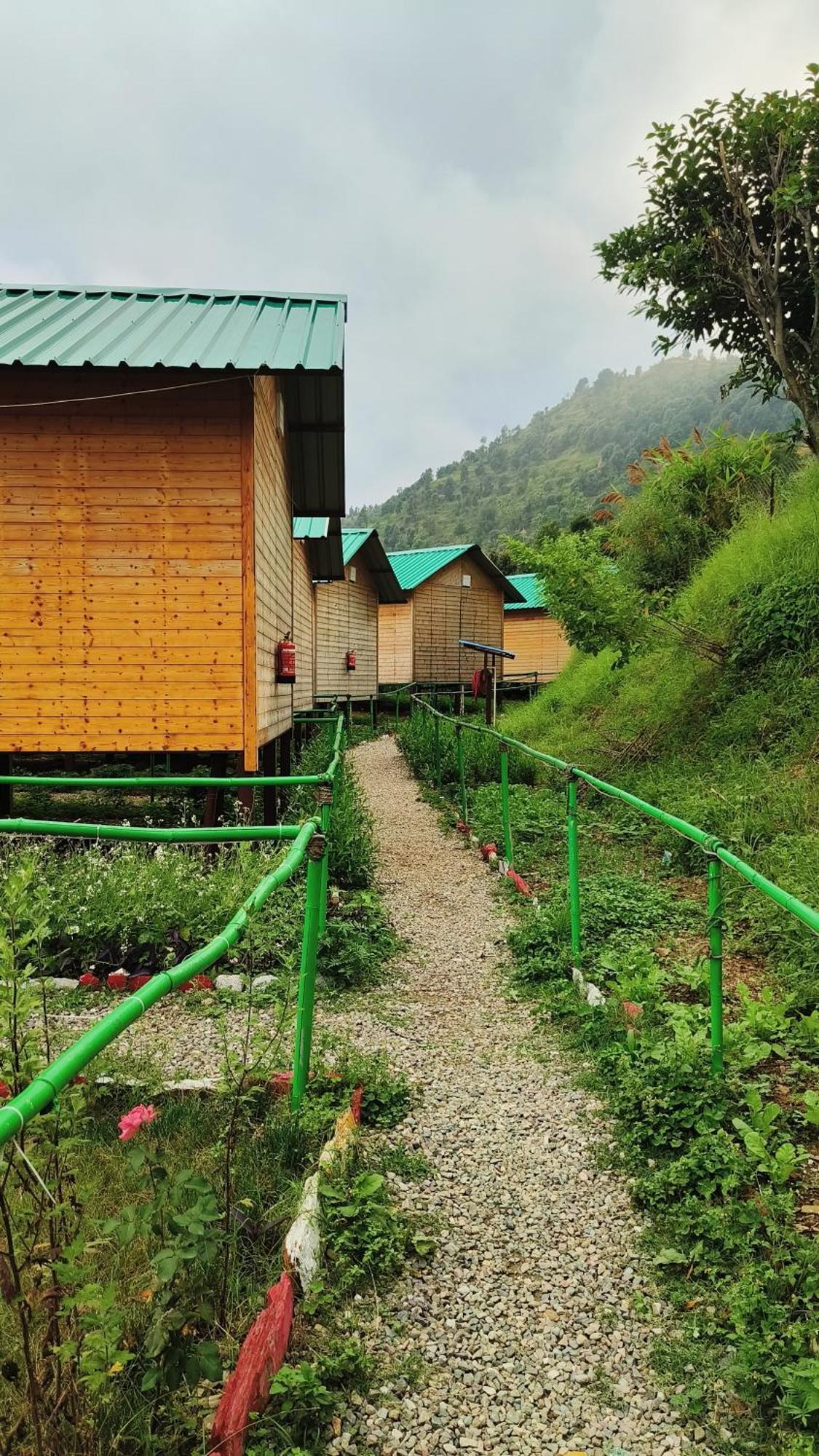 The Sunbird Retreat Resort Нейнитал Екстериор снимка